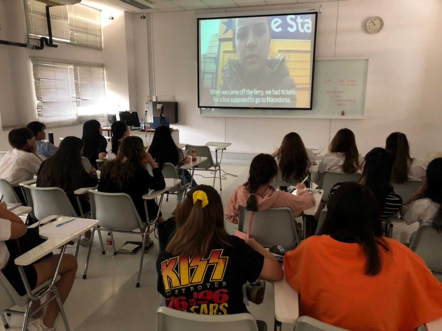 line_56378118998328_3